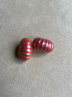 VTG enamel and gold tone pierced earrings